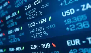 How a Weakening Dollar Affects Long-Term Investors
